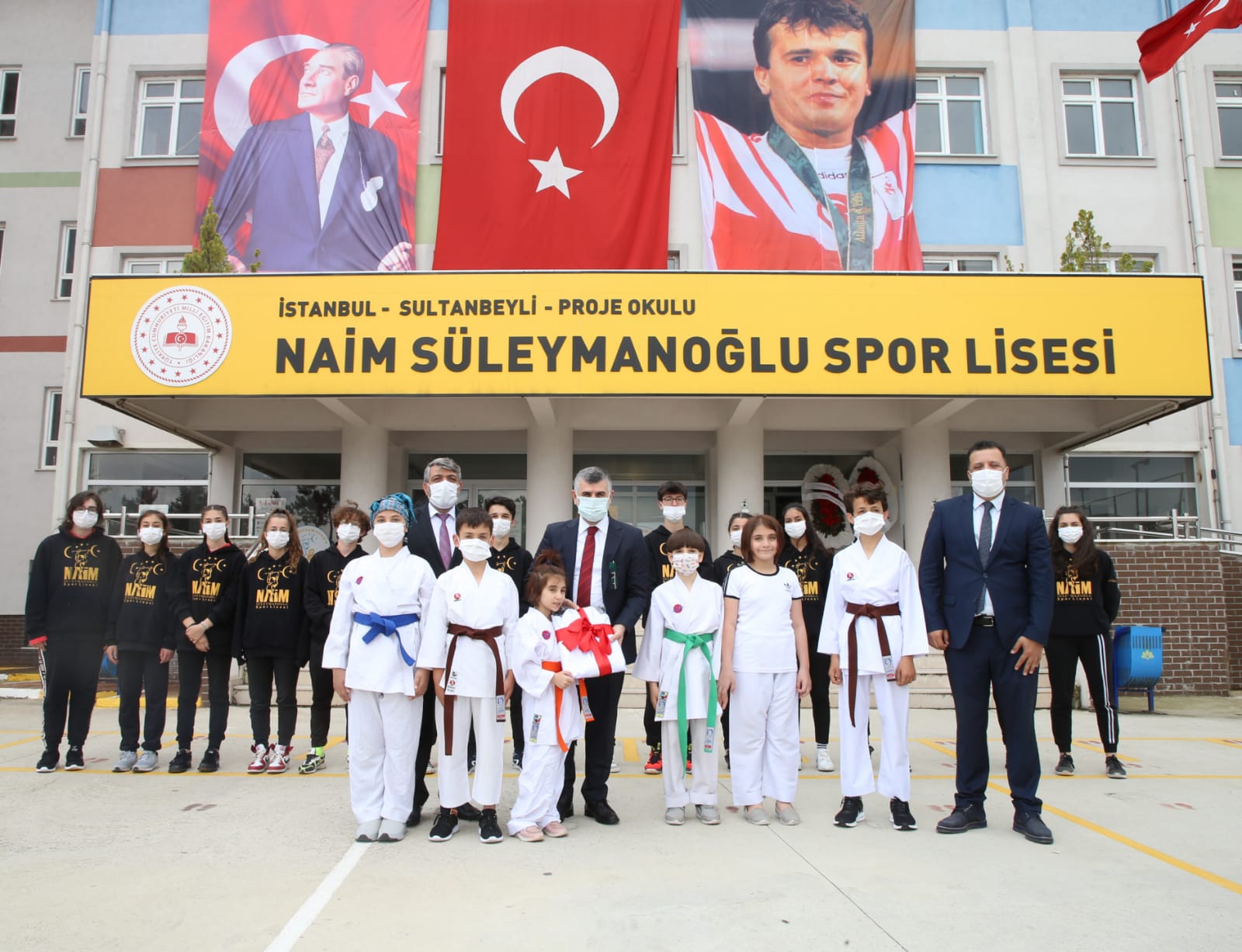 baskan keskin naim suleymanoglu spor lisesi esat delihasan konferans salonu nun acilisini gerceklestirdi sultanbeyli belediyesi